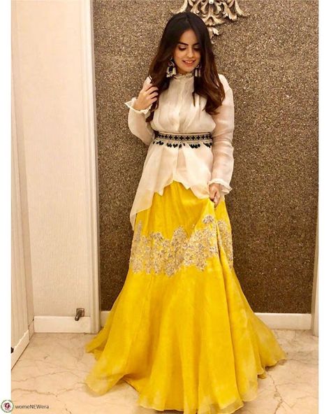 Barbie Gowns For Women Indian, Everyday College Outfits Indian, Outfit For Sangeet Function, Sharara Black, Shadi Ideas, Lehenga Hairstyles, Cloth Ideas, Combination Dresses, Haldi Outfits