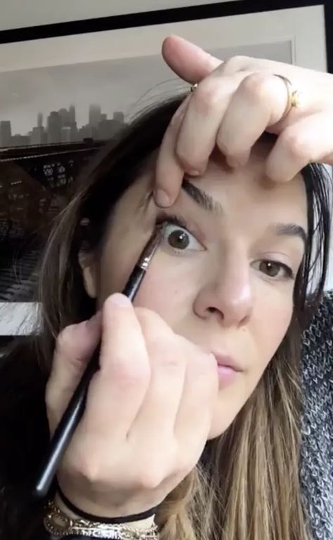 How To Tightline Eyes Eyeliner, Tightline Eyeliner Tutorials, Tightlining Eyeliner, Best Eyeliner For Tightlining, Tightline Eyes, Tightlining Eyes, How To Wear Eyeliner, How To Put Eyeliner, Eyeliner For Small Eyes