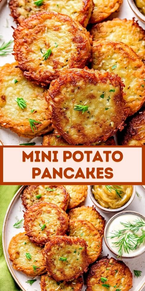 Mini Potato Pancakes Potato Pancake Appetizer, Savory Potato Pancakes, Peanut Butter Lasagna, Crispy Pancakes, Yummy Pancake Recipe, Potato Pancake, Mini Potatoes, Chilled Desserts, Mini Pancakes