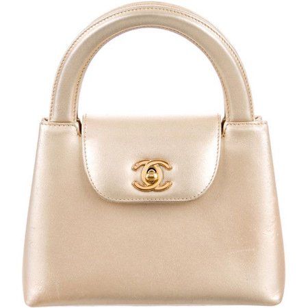 Handbags Chanel, Beige Purse, Cl Fashion, Vintage Chanel Bag, Beige Purses, Beige Handbags, Mode Chanel, Chanel Purse, Genuine Leather Purse