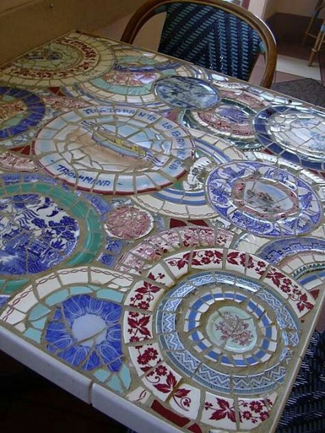 Broken China Mosaic Table Top- Would love to learn how to do this. Mosaic Tables, Mosaic Madness, Mosaic Stained, Viria, Mosaic Table, Mosaic Garden, Broken China, Mosaic Ideas, Mosaic Projects