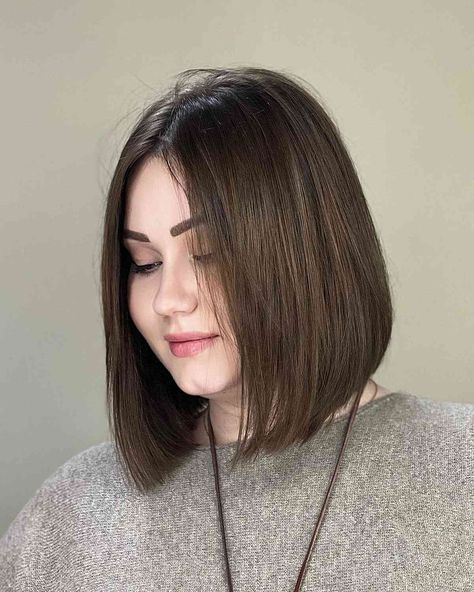 Cabelo Plus Size, Bobs For Round Faces, Shortish Hair, Haircuts For Round Faces, Short Layered Bob Haircuts, Short Hair Cuts For Round Faces, Bob Haircut For Round Face, Choppy Bob Haircuts, Best Bob Haircuts