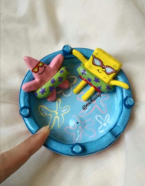 Ceramic Ashtray Aesthetic, Asbak Aesthetic, Spongebob Ceramics, Spongebob Ashtray, Spongebob Clay Art, Clay Brush Rest, Clay Spongebob, Spongebob Clay, Sponge Bob And Patrick