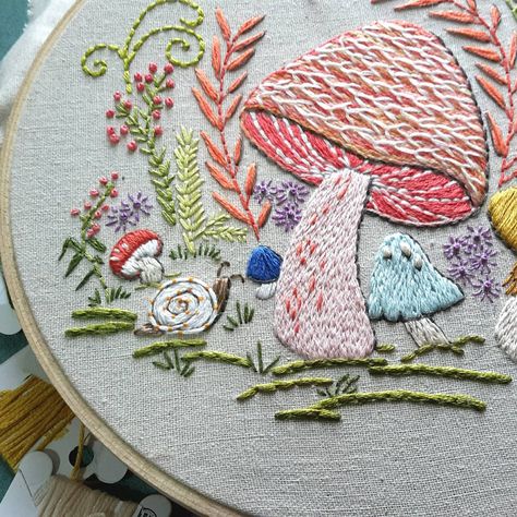 There be snail!  #embroidery #stitching #embroideryfloss #handmade #handembroidery #mushrooms #snails Cottagecore Crafts, Mushroom Embroidery, Fall Embroidery Designs, Free Pattern Download, Cat Embroidery, Cute Embroidery, Hand Embroidery Pattern, 자수 디자인, Hand Embroidery Design