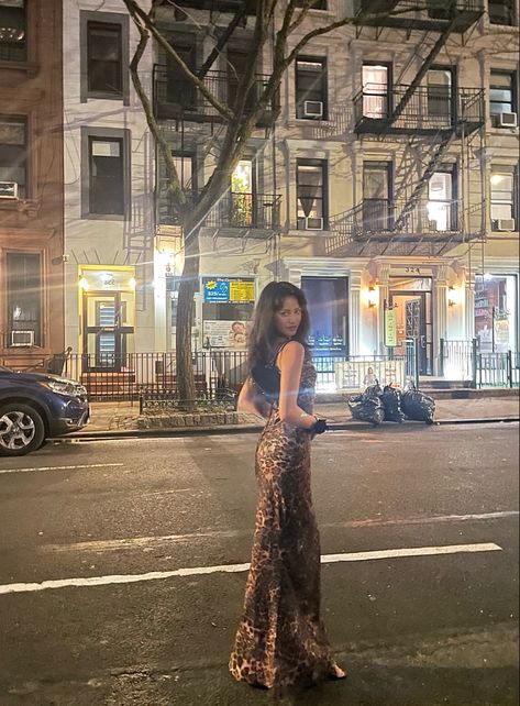 girl in new york city in a cheetah print evening dress Atl Fits, Photoshoot City, Street Shoot, Bday Pics, City Photoshoot, Dress Event, Prom Inspo, Dress Night Out, London Baby