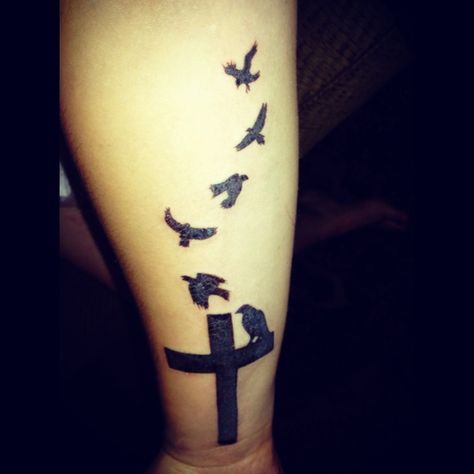 New Tattoo: Black cross with blackbirds flying from it. Love it! Tattoo Cross, Cross Tattoo For Men, Red Can, Crow Tattoo, Red Images, Red Tattoos, About Tattoo, Tattoo Black, New Tattoo