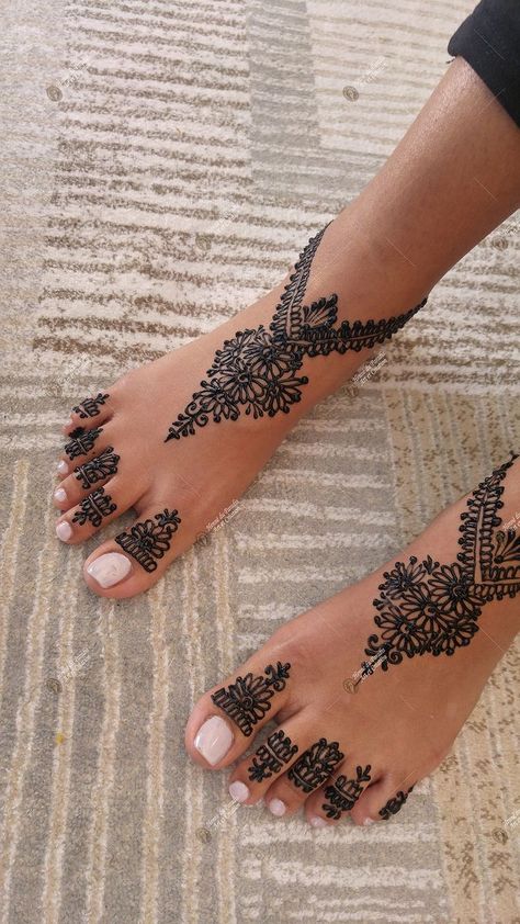 Henna Design Leg Simple, Henna On Feet Design, Feet Henna Designs Simple, Henna Feet Designs, Foot Mehndi Designs, Foot Mehndi, Easy Mehndi Designs, Cute Henna Designs, Cute Henna Tattoos