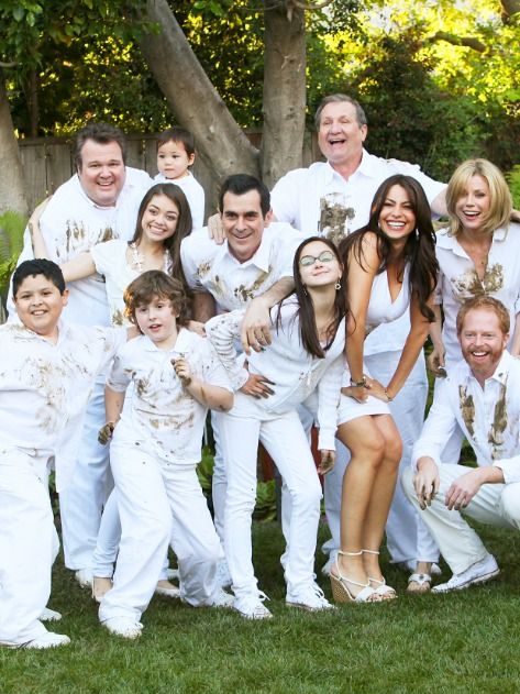 The Modern Family finale marks the end of what could be the last great network TV show Modern Family Sofia, Modern Family Season 1, Cast Modern Family, Haley Modern Family, Modern Family Funny, Phil Dunphy, Sean Leonard, Julie Bowen, Family Tv