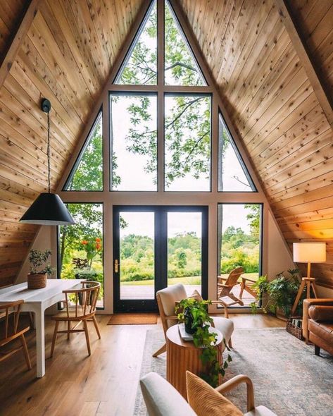 Escape to a Charming Forest Cabin Retreat Retreat Aesthetic, Cozy Hideaway, Wilderness Cabins, Seeking Peace, Wilderness Retreat, Forest Retreat, Cabin Retreat, Cabin Inspiration, Forest Cabin