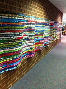 Group Art Projects, Collaborative Art Projects, School Murals, Collaborative Art, High School Art, School Art Projects, Middle School Art, Weaving Projects, Chicken Wire