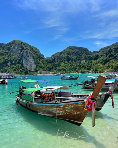 moments from phi phi island 🎞️ Phi Phi Island Thailand, Travelling Thailand, Gap Year Travel, Koh Phi Phi, Vision Board Pics, Thailand Vacation, Thailand Trip, Thailand Backpacking, Thailand Holiday