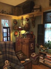 Notforgotten Farm : ~ Joan's House Tour part 2 ~ Primitive Home Decorating, Notforgotten Farm, Folk Art Embroidery, Primitive Living, Primitive Living Room, Primitive House, Ann Wood, Box House, Primitive Colonial