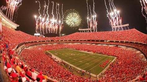 HD Desktop Wallpaper Kansas City Chiefs NFL | Best NFL Football Wallpapers Kansas City Chiefs Stadium, Background Screensavers, Chiefs Wallpaper, Arrowhead Stadium, Sporting Kc, Kansas City Chiefs Logo, Nfl Stadiums, Chiefs Game, Chiefs Logo