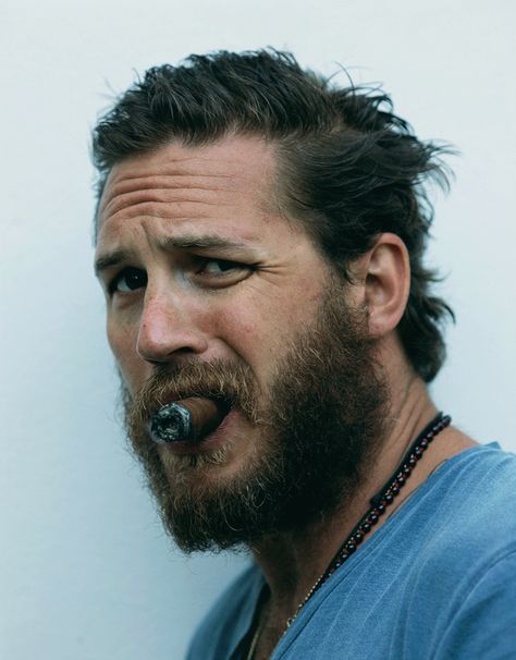 Here Are 8 Photos Of A Very Scruffy Tom Hardy ~ Yeah, there are actually 8 and they are awesome!!! Tom Hardy Beard, Tom Hardy Actor, Tom Hardy Photos, Greg Williams, Beard Humor, Modern Gentleman, Tom Hardy, Beard Styles, Bearded Men