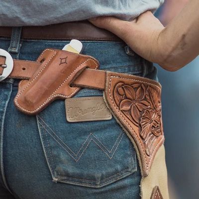 Pocket Knives, Leather Knife Sheath Pattern, Knife Holster, Leather Knife Sheath, Custom Leather Work, Belt Knife, Cowboy Gear, Knife Sheath, Matador