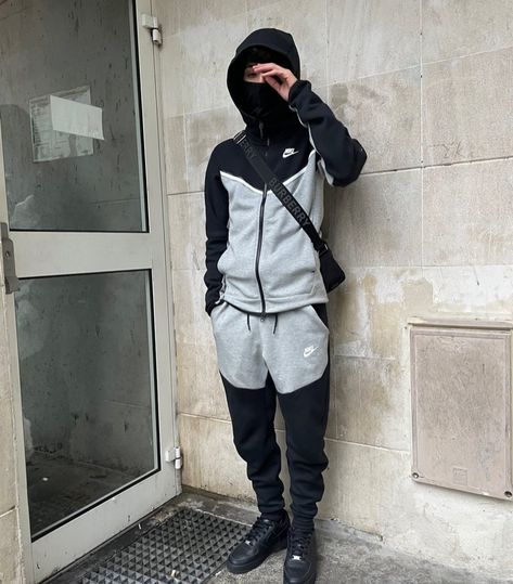 Credits: juste on IG Nike Tech Black Grey, Nike Tech Black And Grey, Nike Tech Grey And Black, Tech Fleece Outfit Men, Tech Fleece Drip, Tech Fleece Outfit, Uk Drip Outfits Men, Drill Photo, Drill Outfit