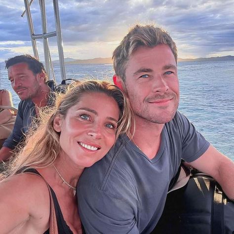 Chris And Elsa, Chris Hemsworth Wife, Hemsworth Brothers, Chris Hemsworth Thor, Elsa Pataky, Wattpad Stories, Chris Hemsworth, Best Couple, Celebrity Couples