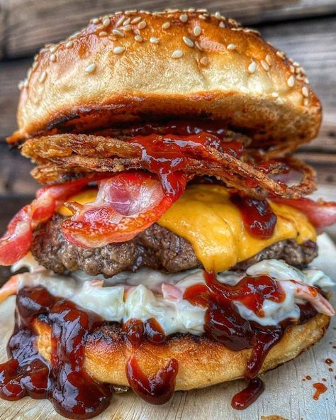 #burgerorder on Instagram: “#burgerorder From: @charliesharesfood BBQ BACON BURGER 🍔 • Now to be honest I normally swerve burgers with BBQ sauce, not sure why...…” Bbq Bacon Burger, Hamburger Sandwich, Burger Order, Bbq Burger, Gourmet Burger, Bbq Burgers, Bbq Bacon, Bacon Burger, Gourmet Burgers