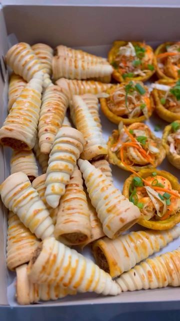 Haitian Food Catering, Haitian Wedding Reception Food, Haitian Appetizers For Party, Haitian Party Food, Caribbean Vegetables, Plantain Cups, Godly Wedding, Haitian Recipes, Carribean Food