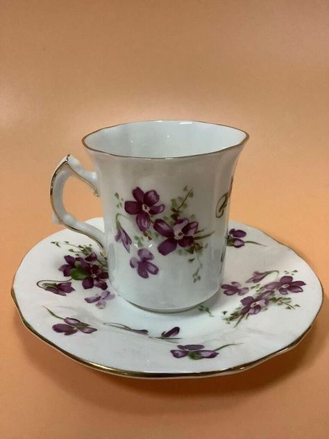 Very cute Hammersley china demitasse cup with saucer. Both are hand painted with violets. In excellent vintage condition! No chips, cracks, or repairs. **Please remember that these are vintage/antique items that I find at estate sales. They are not brand new and there may be small imperfections English China, Porcelain Dish, Vintage Bone China, English Tea, Vintage Teacups, China Tea Cups, China Cups, Demitasse Cups, Egg Cups