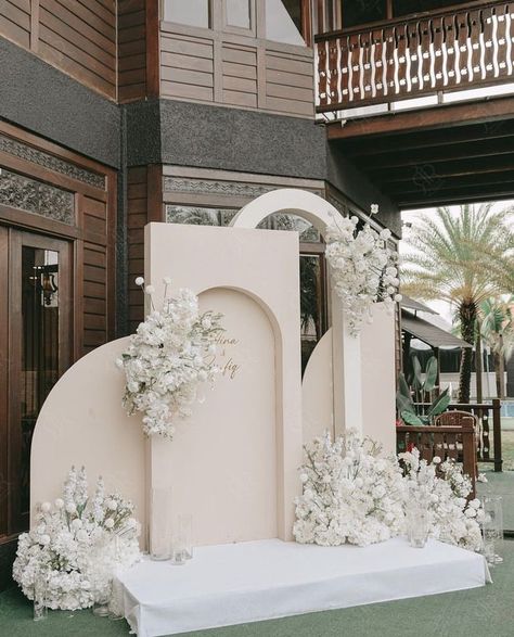 Outdoor Wedding Backdrops, Nikah Decor, Reception Backdrop, Minimalist Wedding Decor, Wedding Stage Design, Dream Wedding Decorations, Wedding Planning Decor, Wedding Backdrop Design, Wedding Backdrop Decorations