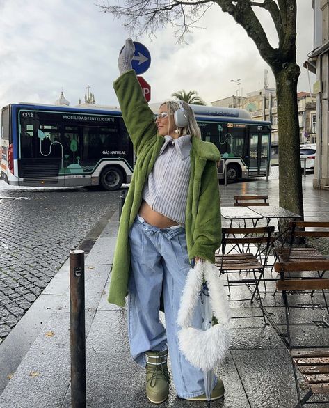 Posing Inspo Aesthetic, Colorado Fashion Winter, New York Winter Outfit Street Style, Winter Fairy Outfit, House Of Sunny Cardigan Outfit, Fur Hat Outfit Aesthetic, Winter Faux Fur Outerwear For Streetwear, Newsboy Hat Outfit, Winter Fur Outfits Aesthetic