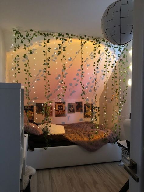 Earthy Bedroom With Led Lights, Vines On Ceiling Bedroom, Fairy Lights Bedroom Wall, Fairy Bedroom, Plant Window, Yoga Studio Design, Bedroom Stuff, Brown Rooms, Earthy Bedroom