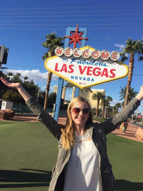 Even though the "Welcome to Fabulous Las Vegas, Nevada" sign is a little out of the way, it's a must for you to get a picture in front of this iconic sign. Vegas Sign Poses, Welcome To Vegas Sign, Welcome To Vegas, Las Vagas, Best Poses, Las Vegas Sign, Vegas Sign, Las Vegas Photos, Keep It Clean