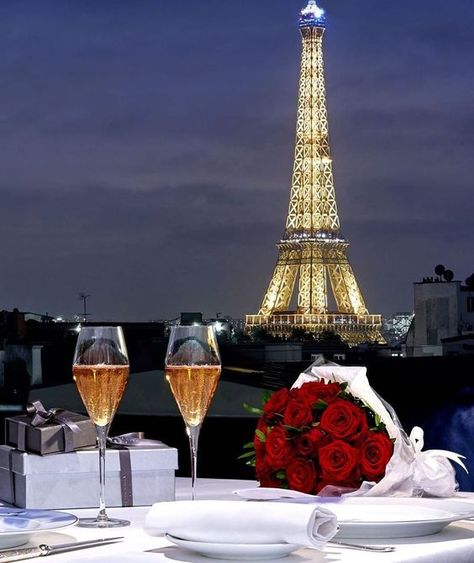 Happy Love Day, Paris Luxury, Romantic City, Paris At Night, Luxury Lifestyle Dreams, Paris Love, Living In Paris, Rooftop Bar, Paris Travel