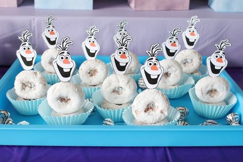 Frozen Tea Party, Frozen 2 Birthday, Disney Birthday Party Ideas, 2 Birthday Party, Frozen Birthday Party Decorations, Elsa Birthday Party, Dessert Hacks, Frozen Bday Party, Disney Frozen Birthday Party