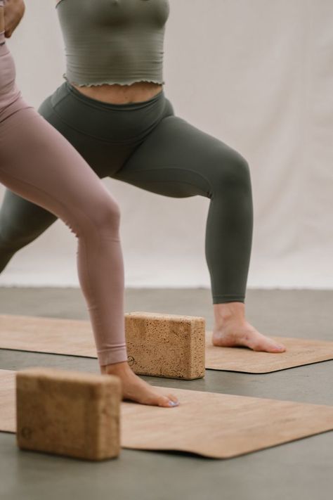 Yoga Mat Photoshoot, Yoga Product Photography, Yoga Photo Shoot, Nature Yoga Photoshoot, Yoga Aesthetic Nature, Natural Woman Aesthetic, Yoga Astethic, Yoga Mat Aesthetic, Yoga In Nature