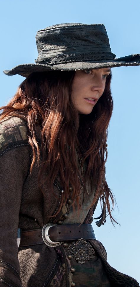 Clara Paget stars as Anne Bonny in Black Sails (STARZ 2014-17) Sail Cloth Benjamin Moore, Anne Bonny Black Sails, Anne Bonney, Black Sails Anne Bonny, Clara Paget, Sailing Quotes, Charles Vane, Boat Photography, Sailing Knots