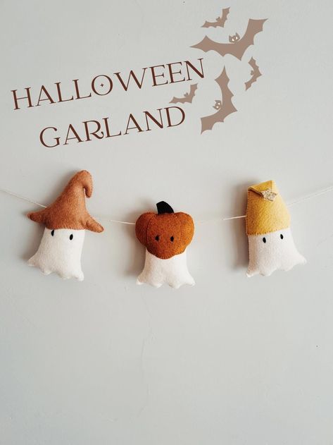 Halloween Garland , Fall Garland , Ghost Felt Garland , Ghostly Garland , Cute Halloween Decor , Kids Halloween Garland - Etsy Diy Ghost Banner, Felt Garland Fall, Felt Ghost Garland, Fall Decor Garland, Felt Halloween Garland, Halloween Felt Garland, Sewn Garland, Felt Halloween Decorations, Diy Halloween Garland