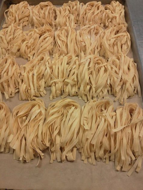 Drying Egg Noodles, Drying Fresh Pasta, Drying Pasta For Storage, How To Dry Pasta For Storage, How To Dry Fresh Pasta, Pasta Packaging Ideas, Homemade Pasta Storage, How To Dry And Store Homemade Pasta, How To Dry Pasta