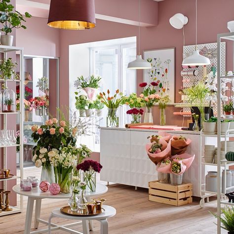 Florist Shop Interior, Flower Shop Display, Flower Shop Interiors, Florist Studio, Flower Shop Decor, Flower Cafe, Flower Shop Design, Clothing Store Interior, Home Decor Aesthetic