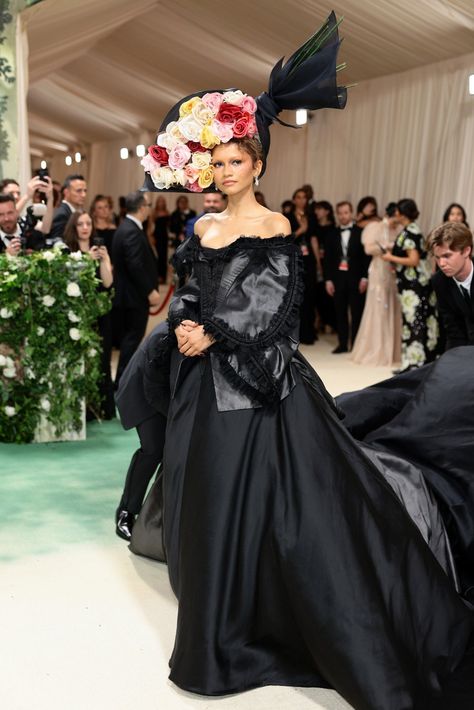 Zendaya Met Gala, Mode Zendaya, Estilo Zendaya, Met Gala Outfits, Givenchy Couture, Gala Outfit, Gala Fashion, Celebrity Fashion Looks, Met Gala Red Carpet