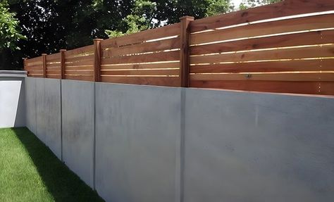 Unique Privacy Fence Topper Ideas [with photos] Fence Toppers For Privacy Diy, Privacy Fence Topper Ideas, Privacy Fence Topper, Fence Topper Ideas, Fence Toppers For Privacy, Creative Fence, Redwood Fence, Corrugated Metal Fence, Rolled Fencing