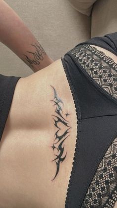 Tattoos For Lovers, Inspiration Tattoos, Spine Tattoos For Women, Stomach Tattoos, Spine Tattoo, Back Tattoo Women, Spine Tattoos, Tattoo Life, Elegant Tattoos