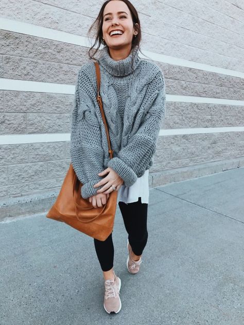 Target Run Fun Oversized Grey Sweater, Outfit Trends, Winter Mode, Look Vintage, Mode Inspiration, Fall Winter Outfits, Look Fashion, Passion For Fashion, Autumn Winter Fashion