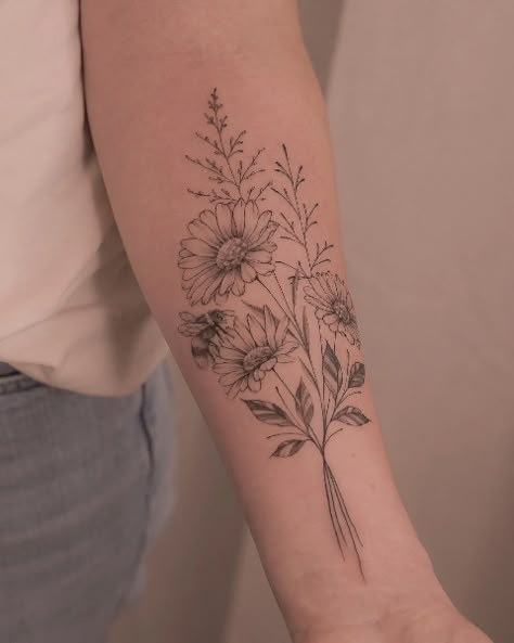 Tattoo Meanings Symbols, Daisy Flower Tattoo Designs, Daisy Flower Tattoo, Daisy Tattoo Ideas, Cosmos Tattoo, Daisy Tattoo Designs, Fingerprint Tattoos, Daisy Flower Tattoos, Botanical Tattoos