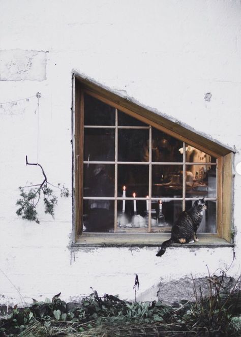 Hilde Mork, Norwegian Cabin, Norwegian Home, Norwegian House, My Scandinavian Home, Magic Night, Winter Cottage, Swedish House, Little Cottage