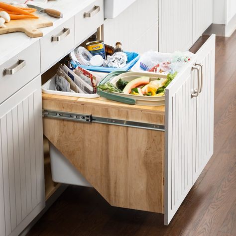 How to Build a Recycling Bin That Fits Into Your Cabinet Recycle Bin Ideas, Wooden Bird Feeders, Recycle Bin, Home Center, Family Handyman, Diy Cabinets, Under Cabinet, Recycling Bins, Cabinet Drawers