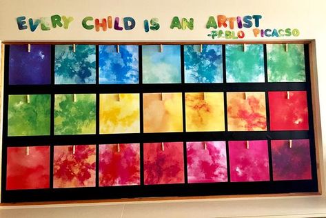 Classroom Art Display, Kindergarten Bulletin Boards, Work Bulletin Boards, Art Bulletin Boards, Elementary Art Rooms, Bored Teachers, Preschool Bulletin, Art Classroom Decor, Toddler Classroom