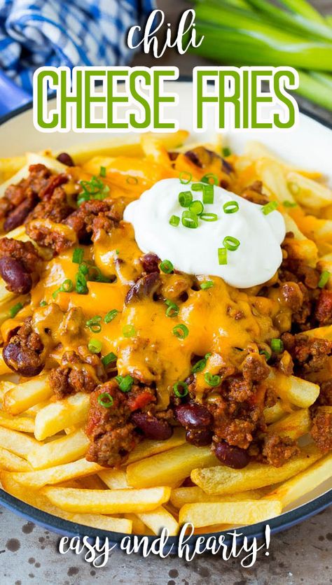 French Fries With Toppings, French Frys, Chili Cheese Fries Recipe, Chilli Cheese Fries, Cheese Fries Recipe, Nacho Fries, Chili Fries, Restaurant Foods, Chili Cheese Fries