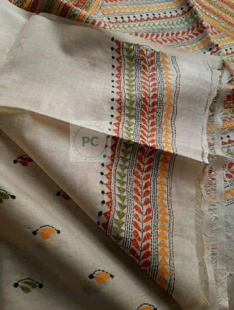 Hand Embroidery Saree Border Designs, Border Embroidery Designs By Hand, Kantha Embroidery Designs, Katha Stitch, Hand Embroidery Patterns Free, Simple Hand Embroidery Patterns, Embroidery Lessons, Textile Art Embroidery, Saree Embroidery Design