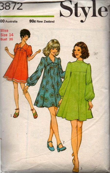 Vintage Clothes Patterns, 1970s Sewing Patterns, Patron Vintage, 60s And 70s Fashion, Robes Vintage, Vintage Dress Patterns, Fashion Sewing Pattern, Moda Vintage, Dress Sewing Patterns