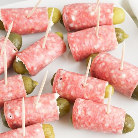 Pickle Roll Ups Pickle Themed Party Decorations, Lebanon Bologna Roll Ups, Simple Relish Tray Ideas, Pickleball Party Food, Pickle Bachelorette Party, Pickle Tray Ideas, Pickle Themed Birthday Party, Pickle Charcuterie Board, Pickle Charcuterie