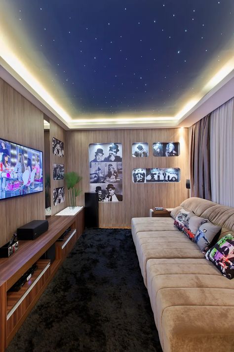 Home Cinema Room Ideas, Small Home Theater Rooms, Small Movie Room, Small Theater Room, Small Home Theater, Theatre Room Ideas, Small Tv Room, Sala Cinema, Ruang Tv