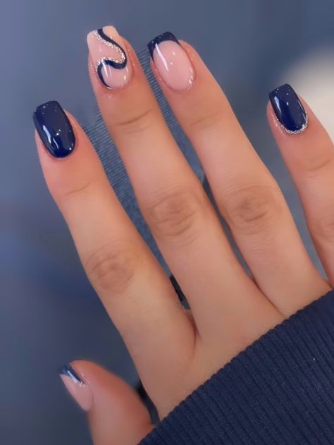 Light Blue Hoco Nails Acrylic, Navy Blue Inspired Nails, Nails For Christmas Blue, Navy Nails Christmas, Very Dark Blue Nails, Navy Blue Xmas Nails, Navy Blue Nails For Hoco, White Nails With Dark Blue Design, Simple Dark Christmas Nails