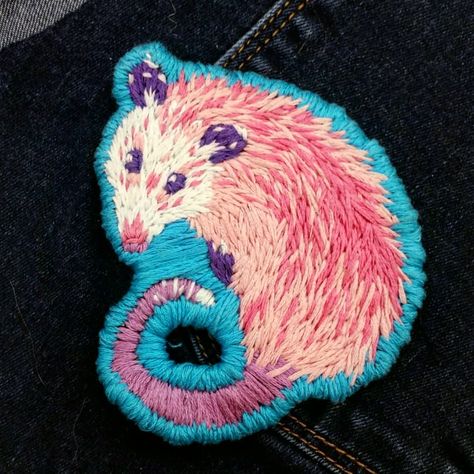 Hand Embroidery Patches Diy, Patching Embroidery, Diy Embroidery Patch, Patches Embroidery, Random Embroidery, Embroidery Patch Ideas, Hand Embroidered Patches Diy, Painted Patches Diy, Embroidered Patches Diy